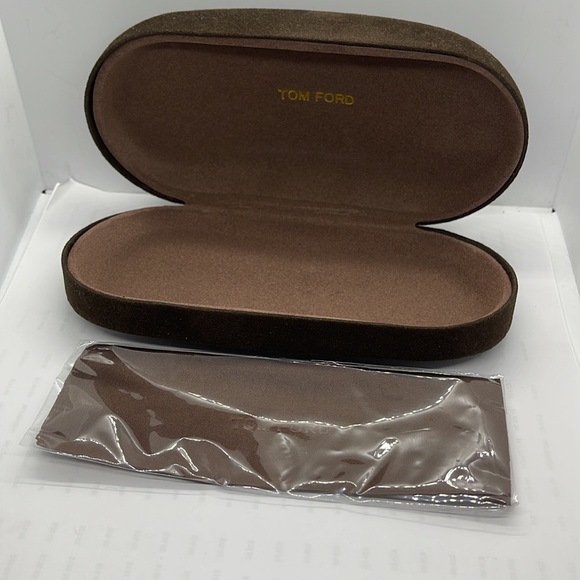 Brand new Burberry Sunglass case + Cleaning cloth Large Dark Brown - Picture 2 of 7